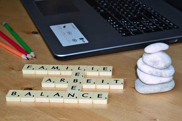 undefinedZero-knowledge rollups (zk-rollups)</strong> объединяют множество транзакций и отправляют их на основную цепь как одну запись. Это сокращает объем информации, необходимой для подтверждения, тем самым улучшая масштабируемость. Такие решения используют криптографические доказательства, позволяя обеспечить безопасность без раскрытия данных о пользовательских транзакциях.»></p>
<p>Каждая из этих технологий имеет свои преимущества и недостатки. Выбор подходящего подхода зависит от конкретных потребностей, таких как скорость, стоимость и уровень безопасности.</p>
<p><img decoding=